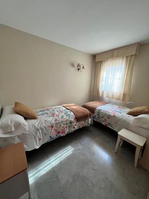 Apartamento Enriqueta Lozano กรานาดา ภายนอก รูปภาพ