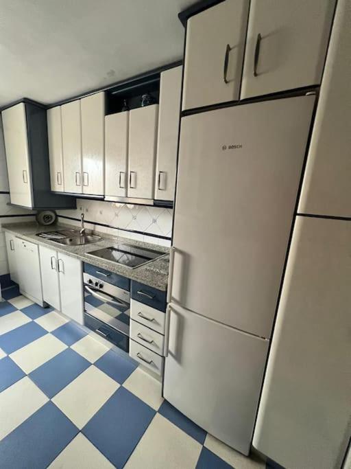 Apartamento Enriqueta Lozano กรานาดา ภายนอก รูปภาพ